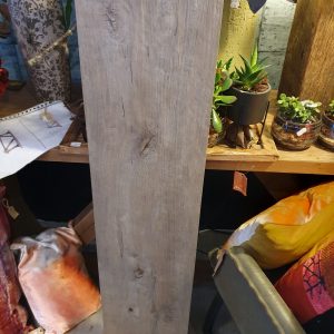 Casa Tua, een houtlook  tegel van Julius van der Werf alles van hun bij ons leverbaar, dit type is er in allerlei uitvoeringen en afmetingen en kleuren prijs op aanvraag indicatie prijs nu afhankelijk aantallen en bezorg adres.