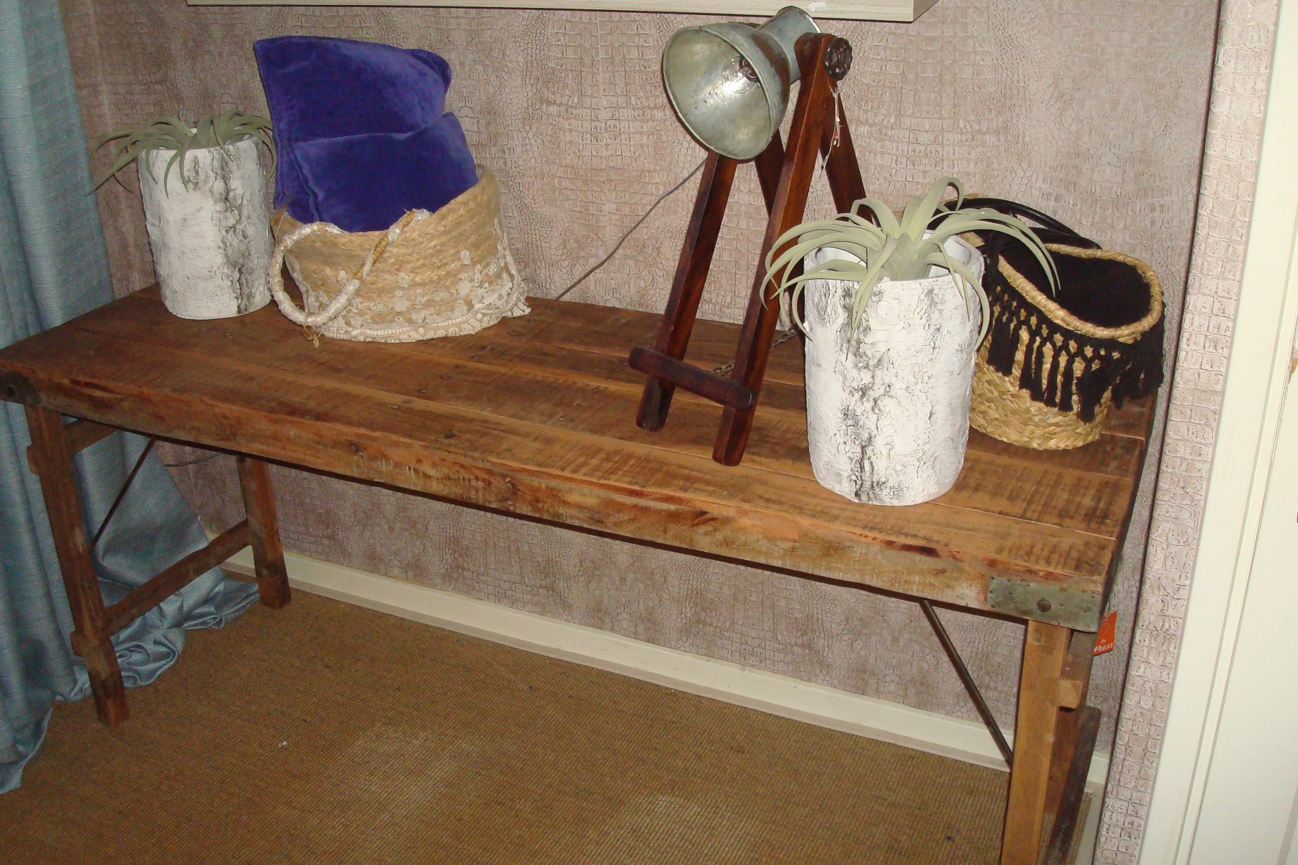 Jama Trade, vintage tafel hout met stevig maar met makkelijk inklapbaar houten onderstel staat wel stabiel 1.73 lang x 60 breed x 76 cm tot 68 hoog (voorraad) - M.M. Metamorphosis