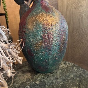 Blauw met iets goud aardewerk en bordeaux aardewerk bijzondere  geglazuurd bewerkt ronde bloem vaas plant pot, Luimes & Luimes, Bristol 5D blue met smallere opening doorsnede 26x26 cm en hoog 36  cm (op voorraad) V1