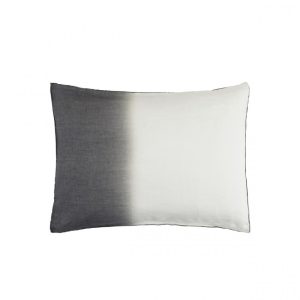 zwart wit kussen langwerpig, House in Style we kunnen alle producten van hun leveren. Mail marjolein.m@tiscali.nl (niet op voorraad) V0