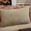 Roze grijs kussen 30x50cm langwerpig, The Goround, Velvet fluweel heerlijk zacht printed cushion, achterkant linnen grijs incl. binnen kussen (op voorraad) V1 - Afbeelding 2