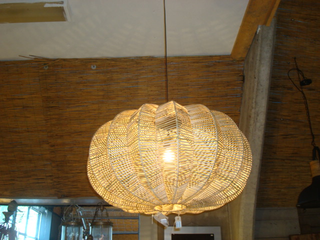 Manggis Living, Rotan rond Ribben M hanglamp/lamp/lampenkap/kap 40 hoog bij 80 doorsnede geschikt pendel met dikke fitting (op voorraad) V1 - M.M. Metamorphosis