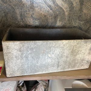 grijs beton aardewerk,Luimes & Luimes, OOSTENDE langwerpige vierkante bloem vaas plant pot 4 43X20X17CM RECT. BOWL OLD GREY  (op voorraad) V1