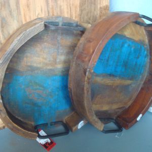 bruin blauw gekleurd massief houten dienblad met oren, van Varios, Old wooden tray D3 dienblad (op voorraad) v1