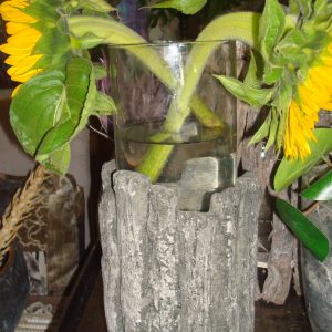 effen glas met beton onderstel, Luimes & Luimes, Woodlight 2-1 grey 15x15x28 steen vaas/windlicht/pot (op voorraad) v1