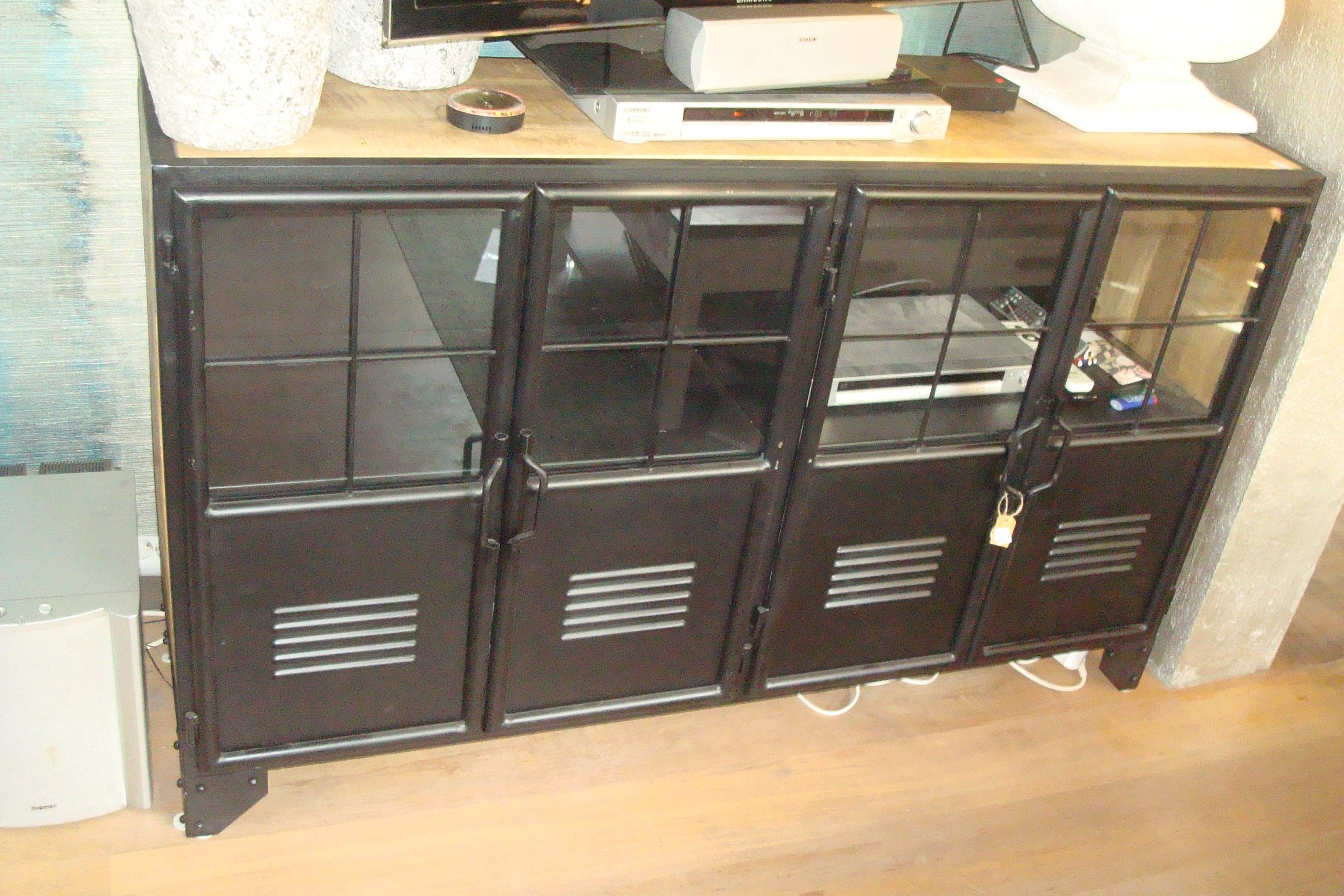 zwart houten dressoir