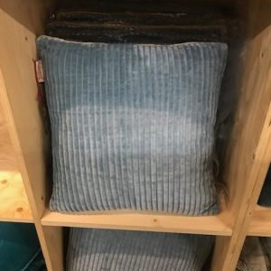 Blauw kussen 45x45cm vierkant, Imbarro, Corderoy Blue, incl. binnen kussen ( op voorraad ) V1 laura