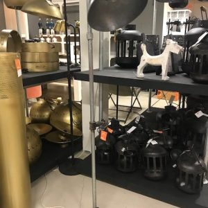 grijs  metaal, Hoogendam Interiors by Mooss,  vloer lamp verstelbare voet en kap van steigerpijpen vloer/staande lamp H:162 B:42  (op voorraad) V1