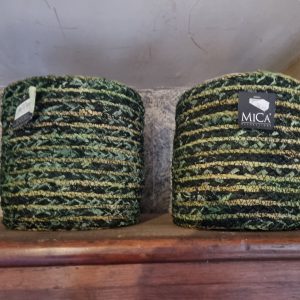 Groen gemêleerd gevlochten mand met jute, Mica decorations, met plastic gecoate binnen kant, h20xd20 cm (op voorraad) V2,