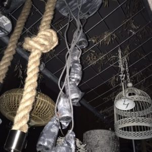 grijs metaal, Hoogendam Interiors by Mooss, Hanglamp hal lamp lange snoeren perfect en goed licht met plafond plaat  een plafond plaat ijzer vergrijsd met 7 x lamp houder compleet met dikke fitting hangers vergrijsd ongeveer 1 meter lang totaal (op voorraad)