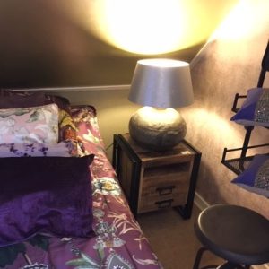 bruin hout bed nacht kastje bij zet tafel met zwart ijzeren onderstel open vak en 2 lade, Varios, 1 drawer bedside table h 50 d 40 b 45, V0