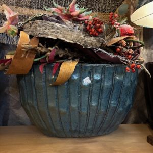 blauw, Ter Steege geglazuurd aardewerk handgemaakte massieve ovale bloem pot van voor binnen en buiten , blauw GLenn ocean bleu lang 56 x 30 diep en hoog 32 cm (op voorraad) v1