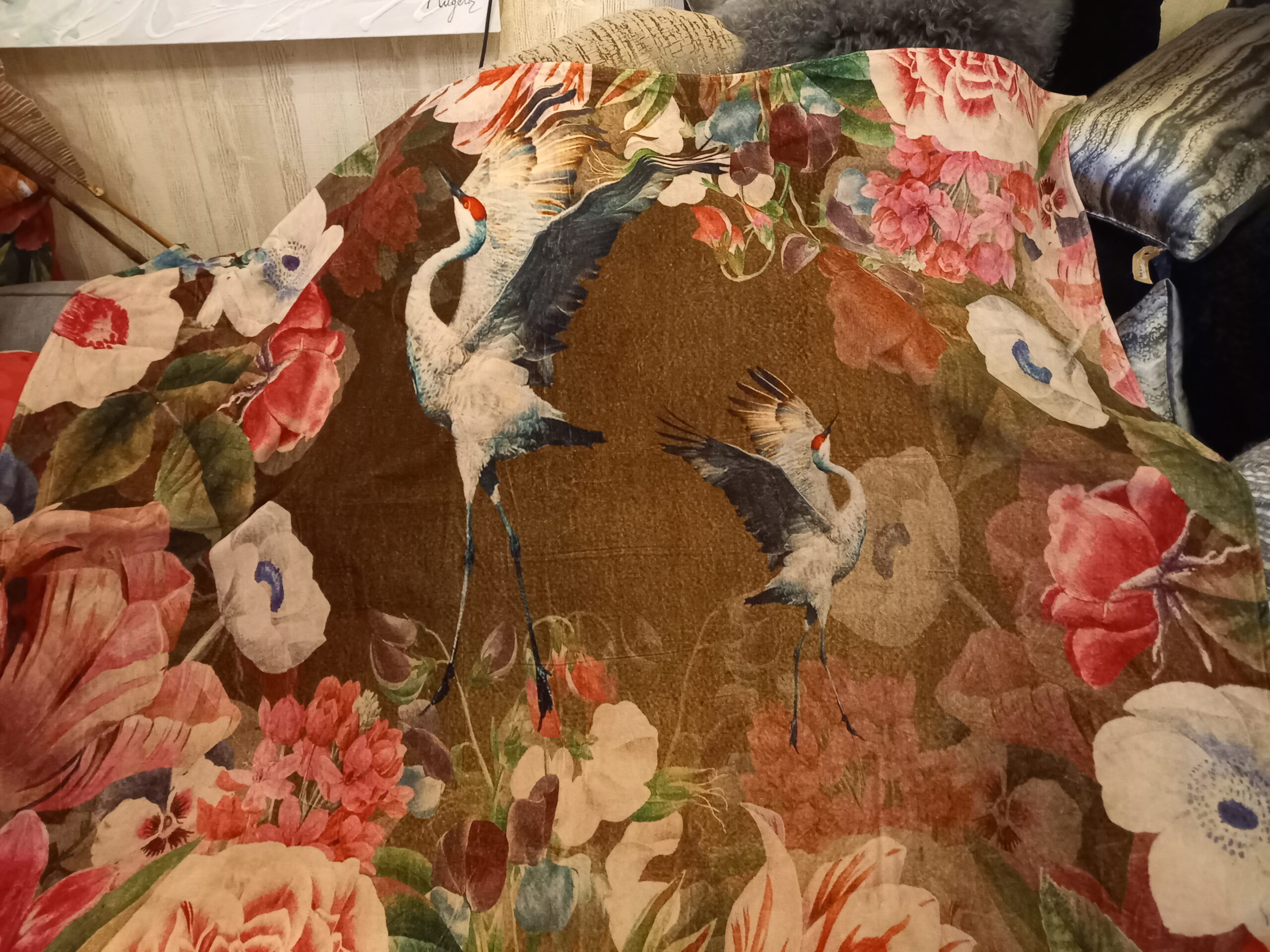 kasteel Roei uit India Imbarro, Bruin plaid spei tafel kleed wandkleed ,met vogels en bloemen,  Brown throw Mr. Carson Brown 125 bij 150 - M.M. Metamorphosis