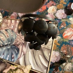 zwart verweerd metaal kleurig met ophang zwart ketting, Hoogendam Interiors by Mooss,  Hanglamp met ijzeren schijven doorsnede: 40 en hoog  30  V 0