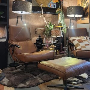 Bruin/brown leer, Bullet Tobacco, Stofgroep D, Het Anker, Relax fauteuil Rasmus + Hocker, Hout zwarte leuning & kantelmechanisme, 92x70x100cm + 50x63x46cm, (op voorraad) V1