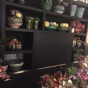 zwart Dark Oak wand kast tv meubel,Van der Drift,  Matt CBM 381 houten MARQUE WANDKAST TYPE-XX, met dicht tv vak met deuren die open klappen, en open vakken delen met verlichting erin met afstandsbediening  , hoogte: 230 cm x breedte: 240 cm x diepte: 40 cm,  kastenwand kast, open boekenkast ( op voorraad )