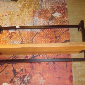 bruin boom stam rand echt hout uit een stuk, keuken rek wand shelf plank met frame van zwart ijzer, Varios, en ophang systeem stevig  65cm lang, 25cm hoog en 30cm diep (op voorraad) v1