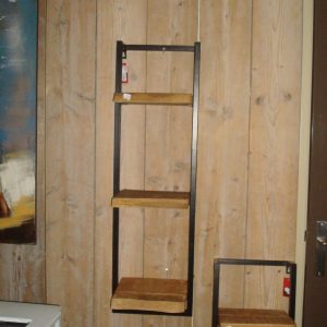bruin boom stam rand echt hout uit een stuk wand schap muur 3 x plank houder met super stevig ijzeren frame, Varios,, keuken wand rek ophang plant shelf boeken plank met 3 x plank zeer stevig, met zwart ijzer zwart bijzondere rand en ophanging erbij diep 30- breed 30 en 1m lang ( op voorraad ) v 1