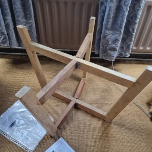 Houten onderstel inklapbaar, Art Sensation, Ø 71 x 44 cm hoog (verkrijgbaar met bijpassende schaal erop van 69,50) (op voorraad) V1