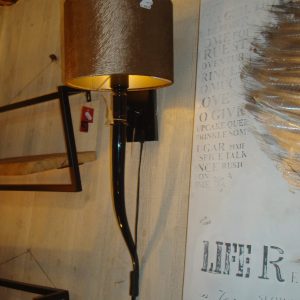 bruin fluweel lampenkap met motief , Light & Living, met streepjes / veer motief, Lubis kap cilinder, lampenkap/lamp kan hangend of op staande voet Doorsnede: 25 cm Hoogte 18 cm (op voorraad) V1