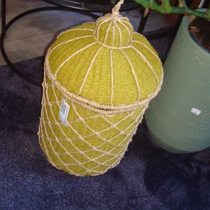 groen rotan, Van der Leeden Mandwerk,  pot/mand/vaas, opberg mand met afneembare deksel,  48 hoog en 29 doorsnede (op voorraad) V2