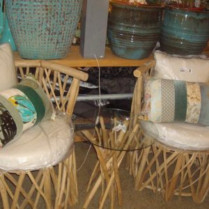 Lauco,houten frame compleet met beige kussens losse zit en rug zit lounge tuin meubel serre veranda overkapping fauteuil stoel genaamd Scrumble chair 1 , Zitdeel 40cm hoog  leuningen 80cm hoog, Zitdeel 60cm diep, 76cm breed ( 0p voorraad ) V 2
