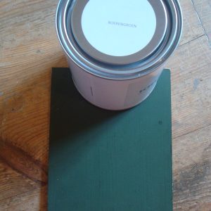 Verf natuurlijk, Boerengroen, Handig met 1 soort verf geschikt voor op hout, muur, kunststof, tegels en stof zonder primer afneembaar. (op voorraad) V1