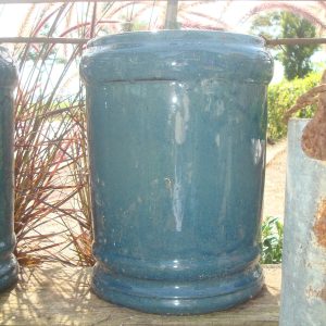 blauw aardewerk, Ter Steege / pot en mand PTMD , geglazuurd , plant pot bloem vaas  kan ook buiten gebruikt worden zit een gat in de onderkant rond Ø 24 x 30 hoog  cm. (op voorraad) V1