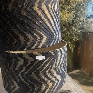 zwart  taupe, met fluweel, Diga Colmore,  zigzag motief, hang of staande voet te gebruiken lampenkap/kap/lamp, shade oval black taupe zigzag on taupe , rond model, Lengte 35 cm doorsnede en 20 cm hoog cm, ( op voorraad ) V2