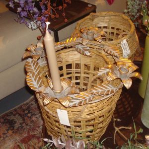 Pot en Mand PTMD, goud met roze bloemen kandelaar, 3 cm hoog en doorsnede 30cm, prachtige ronde kandelaar met 4 houders (op voorraad)  V1