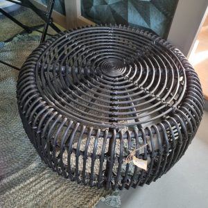 Zwart rotan poef hocker bijzet plant tafeltje, Dtp Interiors, 48 cm hoog en doorsnede 70 cm ( op voorraad ) V1