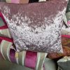 Roze paars kussen 40x40cm vierkant, M.M. Metamorphosis, zijde look, hand werk, de achterkant roze fluweel, prijs incl. binnen kussen (op voorraad) V1 - Afbeelding 2