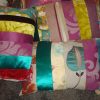 roze Paars groen gemêleerd kussen 60x60cm vierkant, M.M. Metamorphosis, patchwork hand werk, de achterkant grijs zijden look, prijs incl. binnen kussen (op voorraad) V1 - Afbeelding 6
