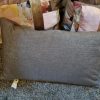 Roze oker kussen 40x60cm langwerpig, M.M. Metamorphosis, Patchwork hand werk, de achterkant taupe met glitter, prijs incl. binnen kussen (op voorraad) V1 - Afbeelding 2