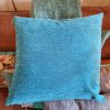 Bruin blauw kussen met bloemen en bladeren 60×60cm vierkant, Aristide stof hand werk, de achterkant blauw, prijs incl. binnen kussen (op voorraad) V1 - Afbeelding 2