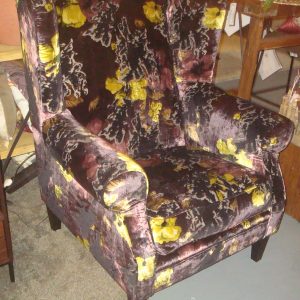 Meubitrend, paars taupe met bloemen gemêleerd, Stof: Wonder dessin 70 stof cat: F, fauteuil/stoel Concordia, zwart houten poten en losse kussens, lengte: 90cm, breedte: 75cm, hoogte: 110cm, zithoogte: 50cm, diepte: 55cm (op voorraad) V1