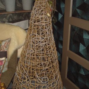 Bruin rotan, kerstboom decoratie ornament, gevlochten rotan, Hoog: 160cm doorsnede: 80 cm (op voorraad) V1