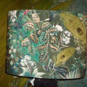 Groen fluweel, Light & Living,  bladeren, bloemen en pauwenveren motief, lampen kap ovaal recht, lampenkap / lamp, L38-B18-H28 (op voorraad) V1