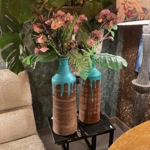 blauw turquoise boven glazuur onder mat bruin aardewerk, Luimes en Luimes,  bloem vaas plant pot  met een paar takken al mooi Afmetingen  49 hoog doorsnede 14  de opening 3 cm  (op voorraad) v 2