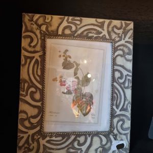 wit ijzer fotolijstje groot, Art sensation, bewerkt ijzer met staande voet achter op 19L x 2Bx 23,5H cm (op voorraad) V1