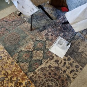 Groen bruin rood oranje laag polig vloer kleed ca. 20% Katoen, 80% Polyester, Karpi Group, : Kashmar 99 afmeting : 1.55 bij 2.30   (op voorraad) V1