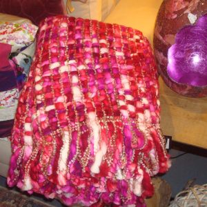 Rood roze burgundy gemêleerd plaid, voor en achterkant gelijk van Diga colmore, genaamd Throw Multi pink PAN, tafelkleed/bed loper/sprei/plaid/kleed, 130x170 cm (op voorraad) V1