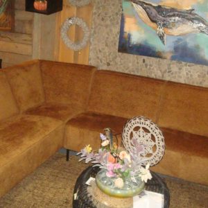 Bruin roest, fluweel met een vleug, stof d Cognac, links: 200cm lang, rechts: 286 lang, vaste kussens elementen hoekbank met ottomane links, model Michelle van Sevn, incl. 15% korting  (op voorraad) V1 g