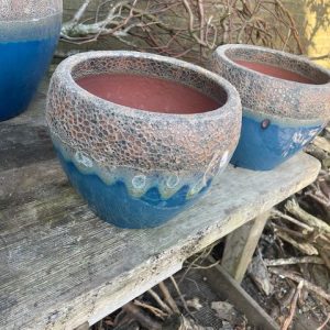 Blauw aardewerk plant pot / bloem vaas handwerk geglazuurd, Duif internationaal, Pot yin blue, rond 25 cm x hoog 20 cm, voor binnen en buiten met opening aan de onderkant ( op voorraad ) V1