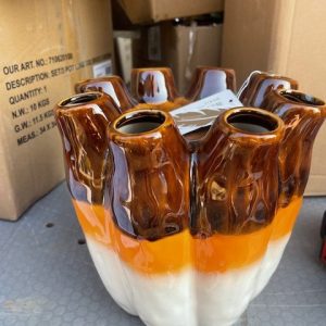 Oranje bruin crème geglazuurd aardewerk tulpen vaas met meerdere openingen bloemen vaas / pot, Plume, Vase Floriva Brown/cream, Hoogte 19 cm x Diepte 19 cm (op voorraad) V2