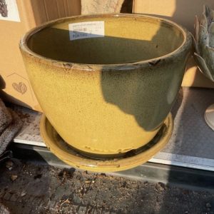 geel oker aardewerk geglazuurd plant pot bloem vaas, Ter Steege, kan ook buiten gebruikt worden met vaste schotel eronder , rond Ø29 x 22 hoog  cm. (op voorraad) V1