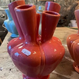 rood geglazuurd aardewerk tulpen vaas met meerdere openingen bloemen vaas / pot, Plume, Vase Talia cherry, Hoogte 26 cm x Diepte 19 cm (op voorraad) V1