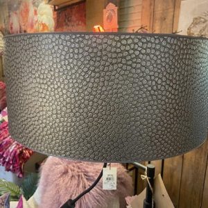 Silver krokodil motief cilinder lampenkap, light & Living, lampenkap hangend of op staande voet lamp, laat geen licht door, doorsnede 50 cm en 20 cm hoog (op voorraad) V1