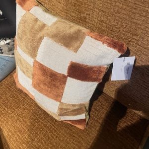 Beige, bruin, creme, met vlakken kussen fluweel 45x45cm vierkant, polyester, By Boo, Cubba - gold, achterkant gelijk aan voorkant, incl. binnen kussen ( op voorraad ) V6