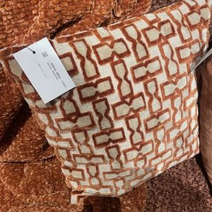 rood steen Bruin zand met patroon kussen fluweel d 45x45cm vierkant 50% polyester, 50% viscose, By Boo, Stunda - terracotta, achterkant rood terracotta incl. binnen kussen ( op voorraad ) V8